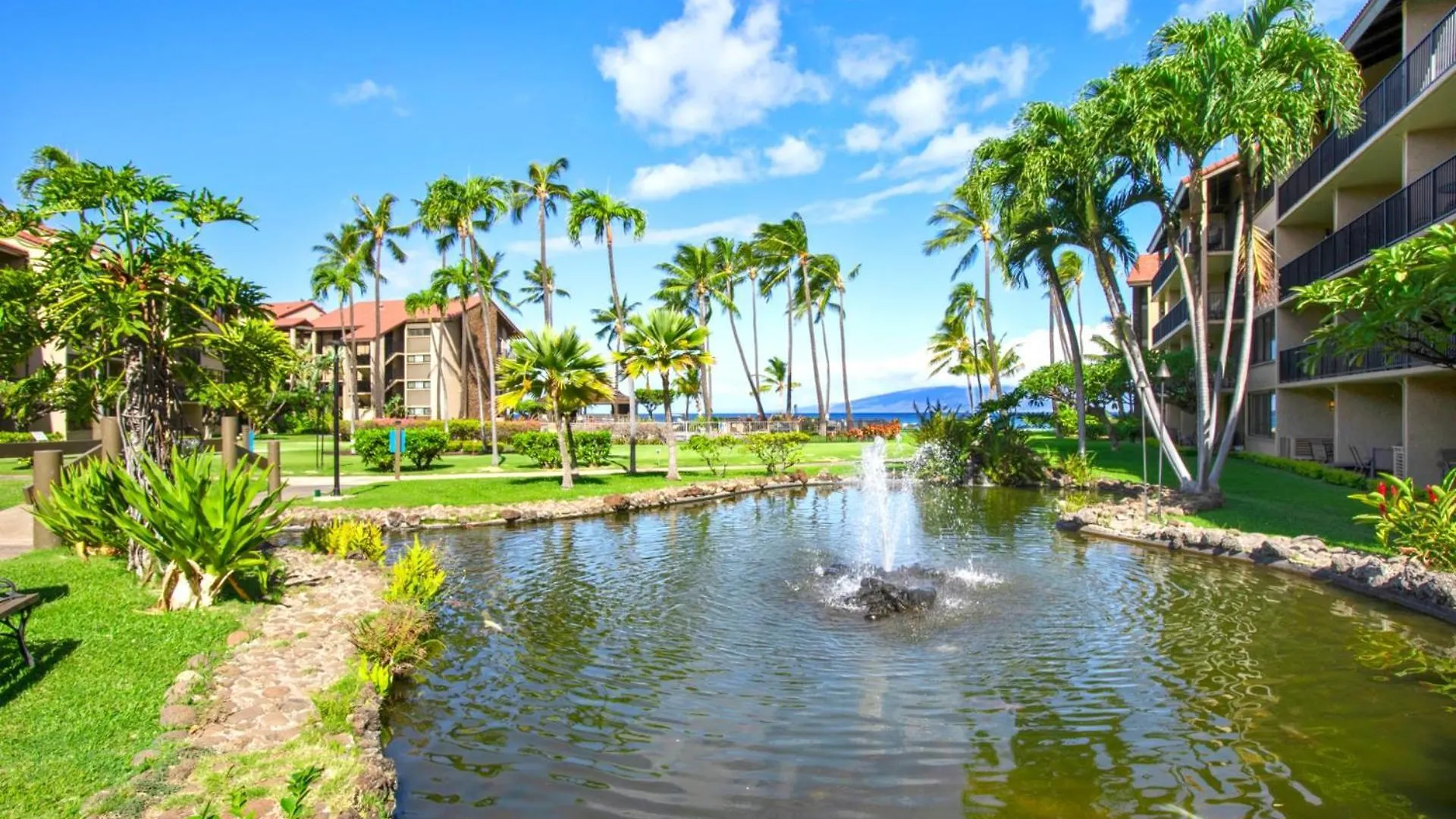 Apartment Kbm Resorts Free Car Papakea Oceanfront 1-Bedroom Corner Unit With King Bed And Unobstructed Views Pka-201